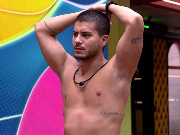 nudes-de-arthur-aguiar-pelado-e-verdadeiro-ou-falso-